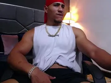 adam_fit19cm Image 5