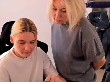 hottyblonds Image 3