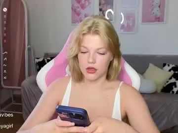 maya_blonde18 Image 5