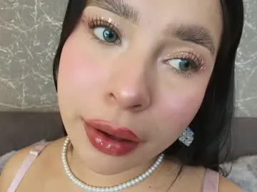 mia_roux13's Thumb Image