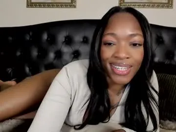 nicolesolace Image 6